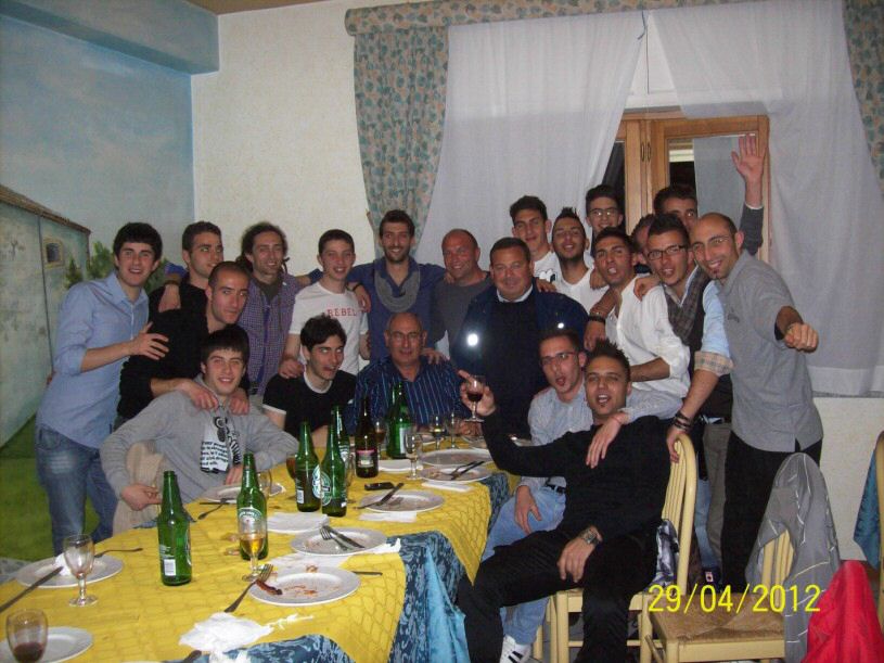 Festeggiamenti Al Ristorante.jpg
